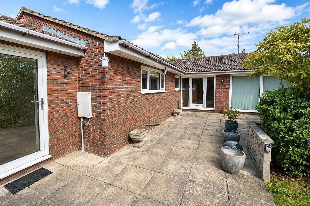 Brompton Farm Road, Rochester, photo 32