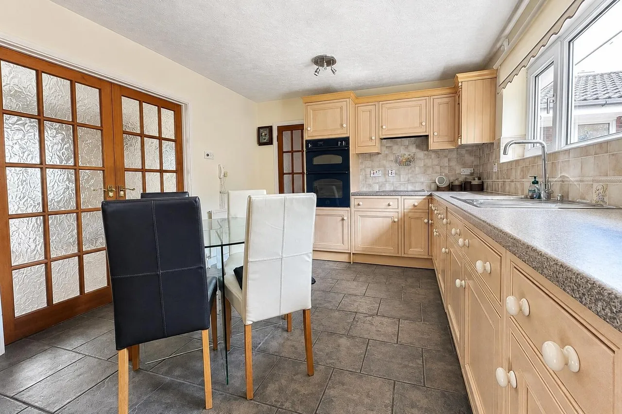 Brompton Farm Road, Rochester, photo 9