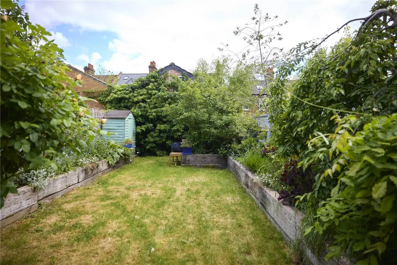Mildenhall Road, London, E5, photo 12