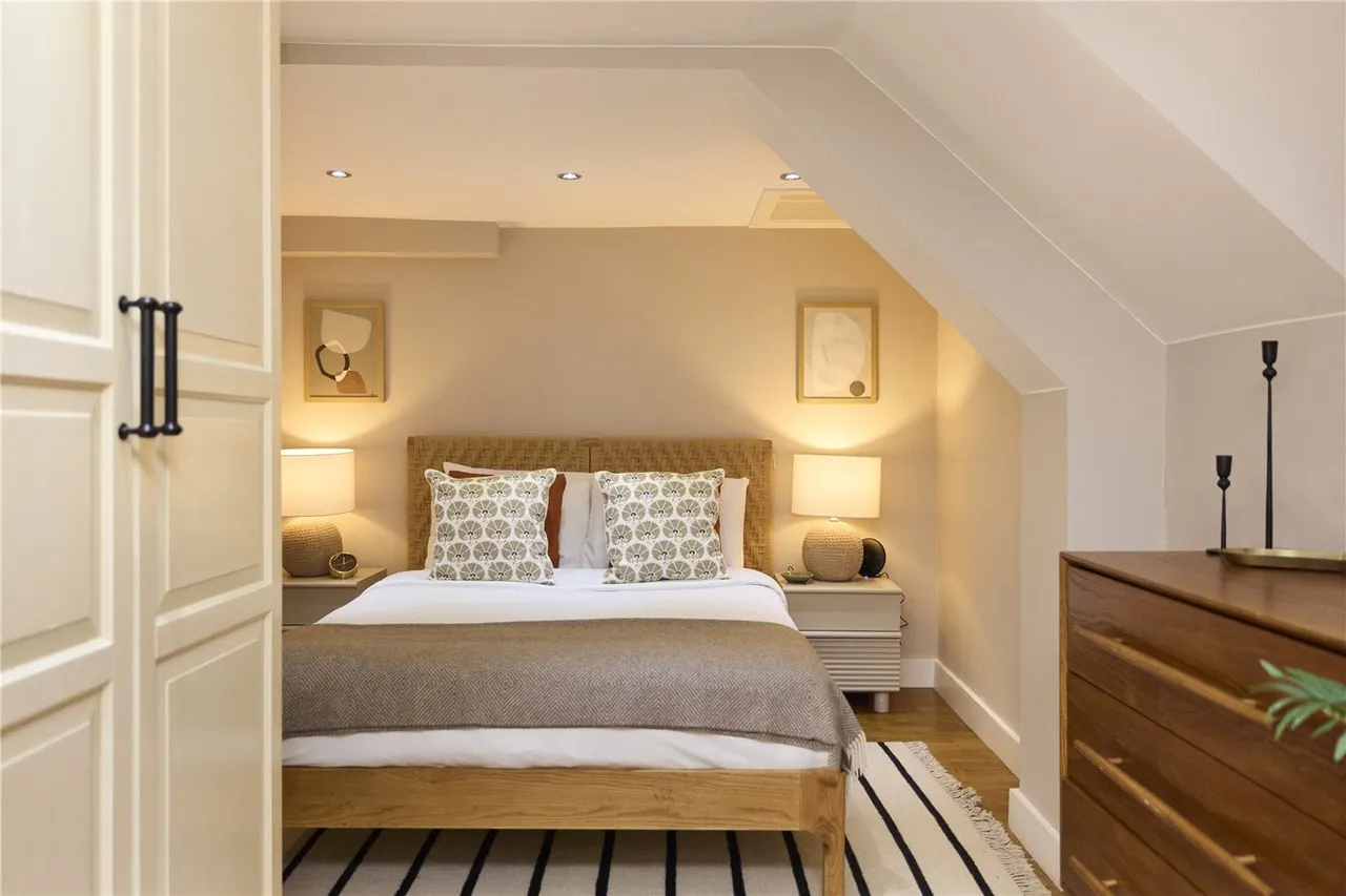 Mildenhall Road, London, E5, photo 2