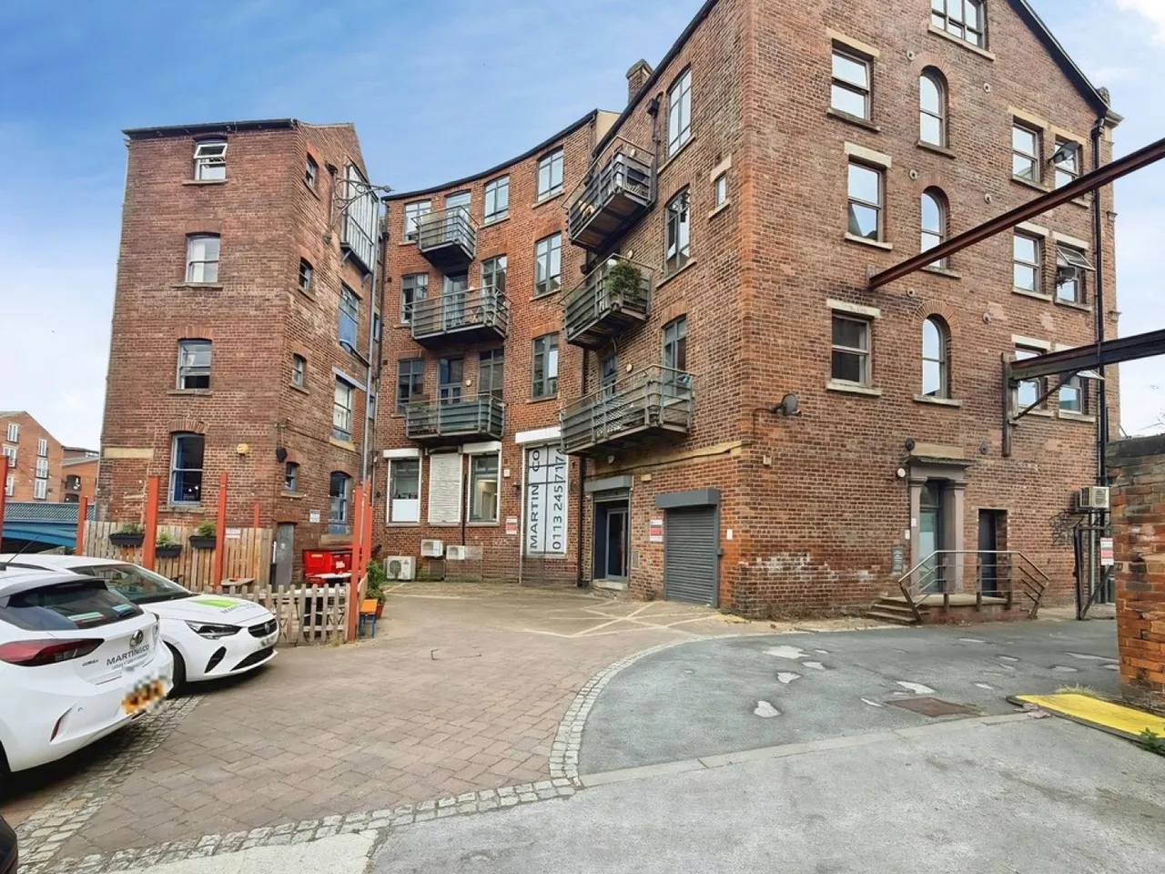 Bridge End, LS1, photo 13