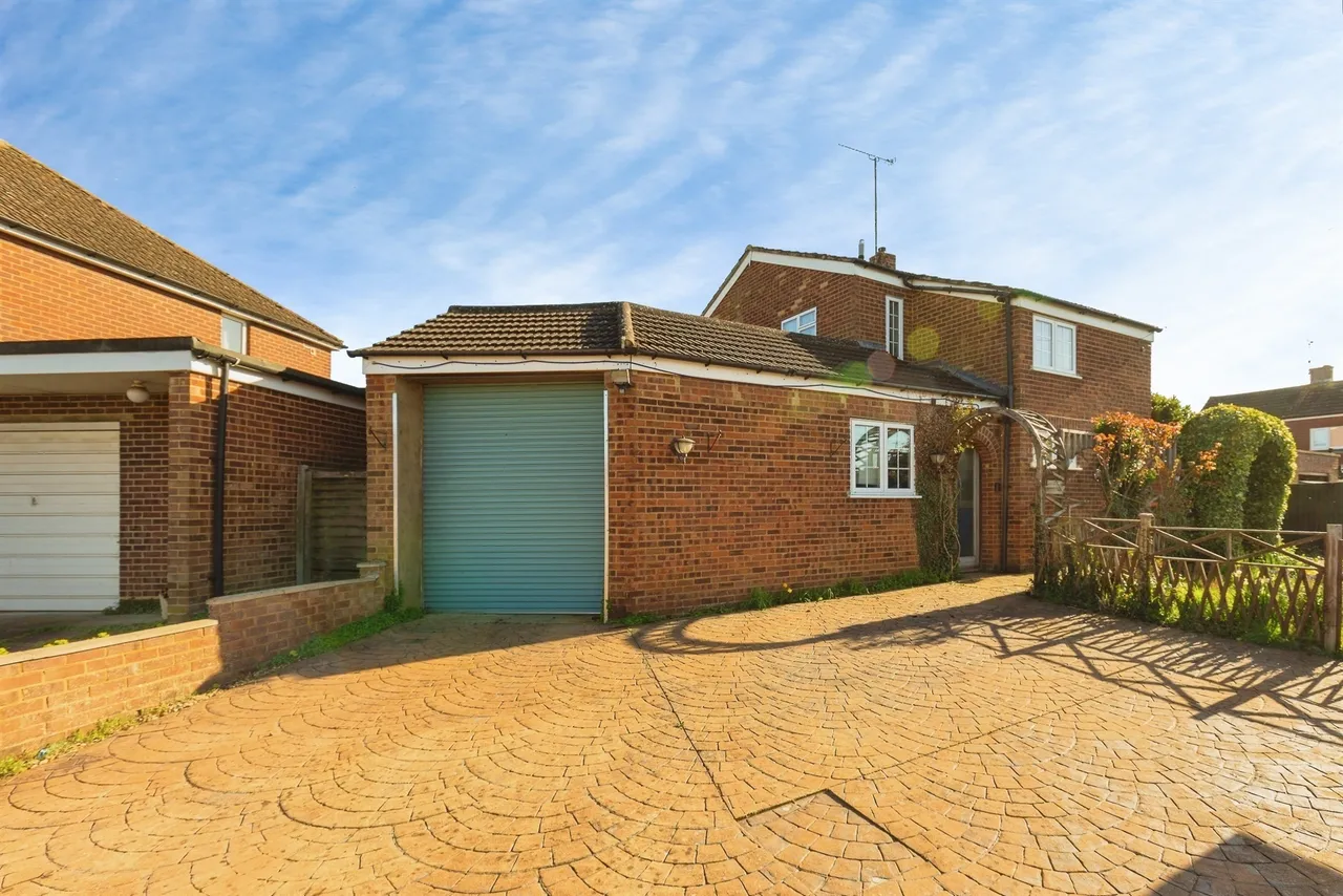 Capshill Avenue, Leighton Buzzard, photo 2