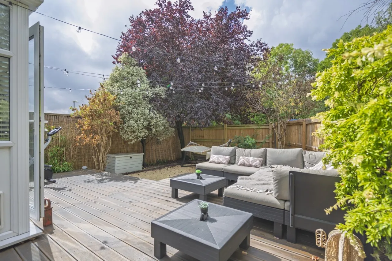 Hadleigh Close, Swindon, SN5, photo 2