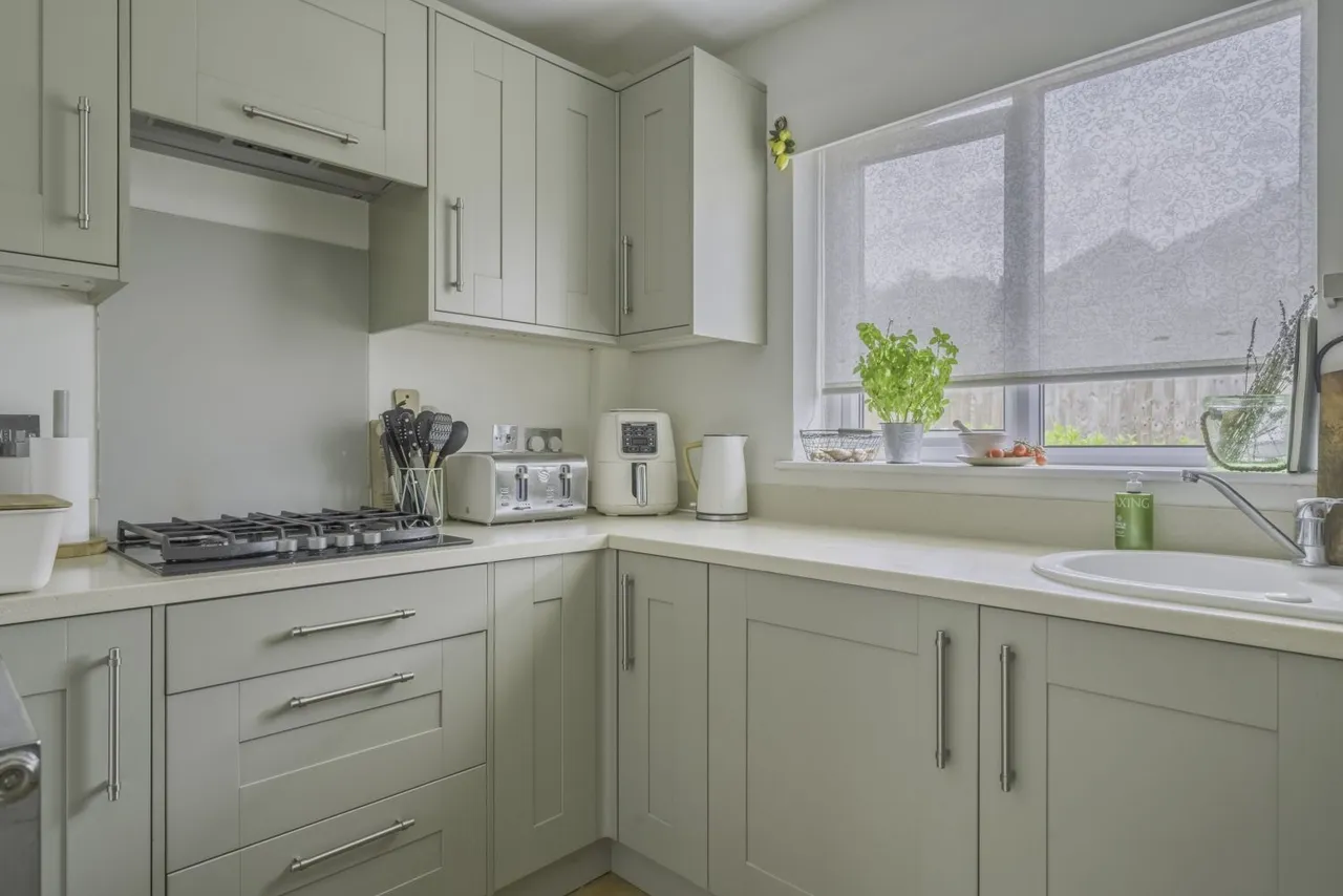 Hadleigh Close, Swindon, SN5, photo 4