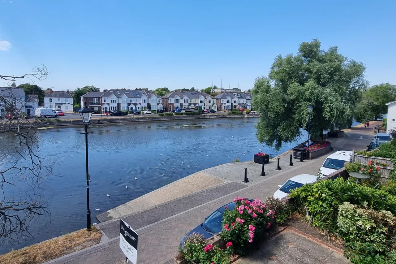 Emsworth, Hampshire, photo 2