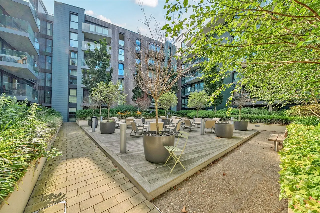 Hawthorne Crescent, SE10, photo 10