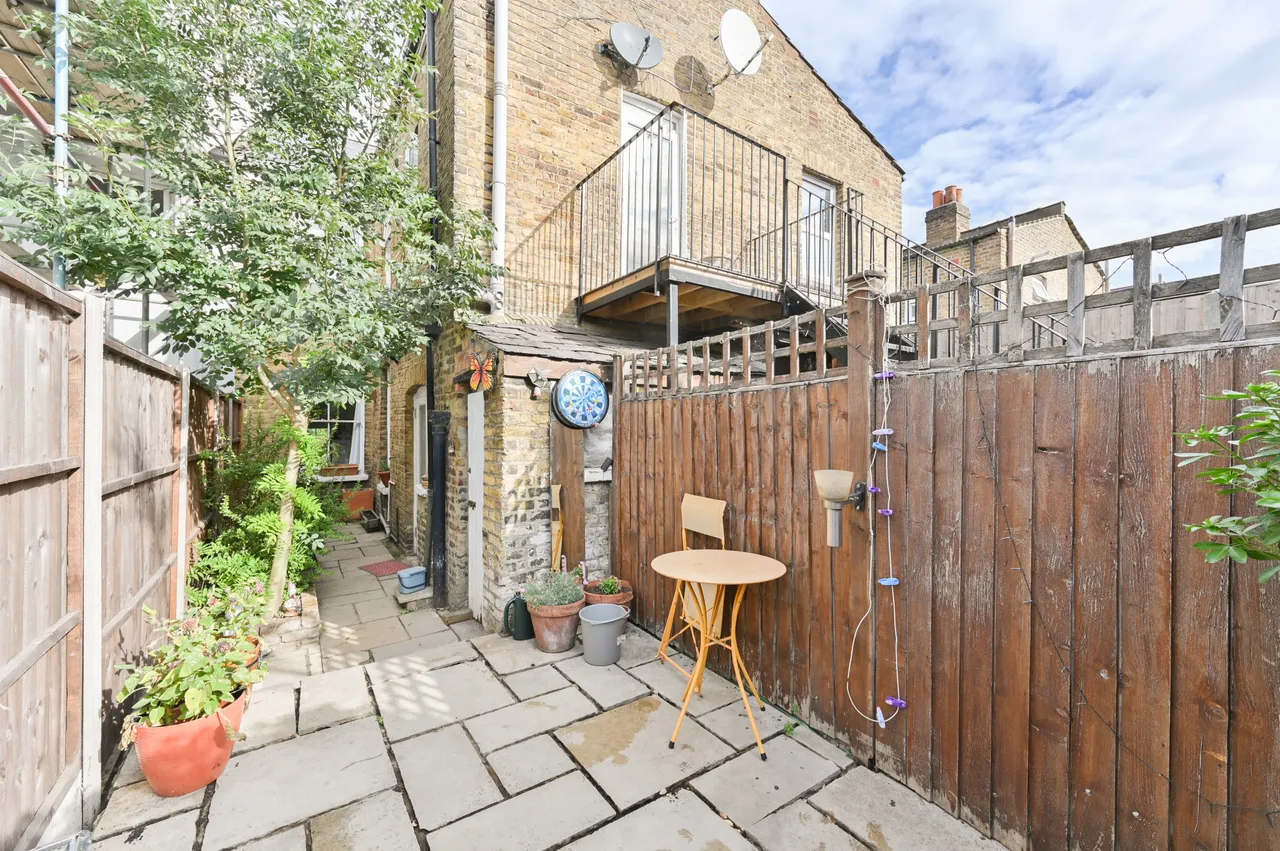 47 Khartoum Road, London, photo 12