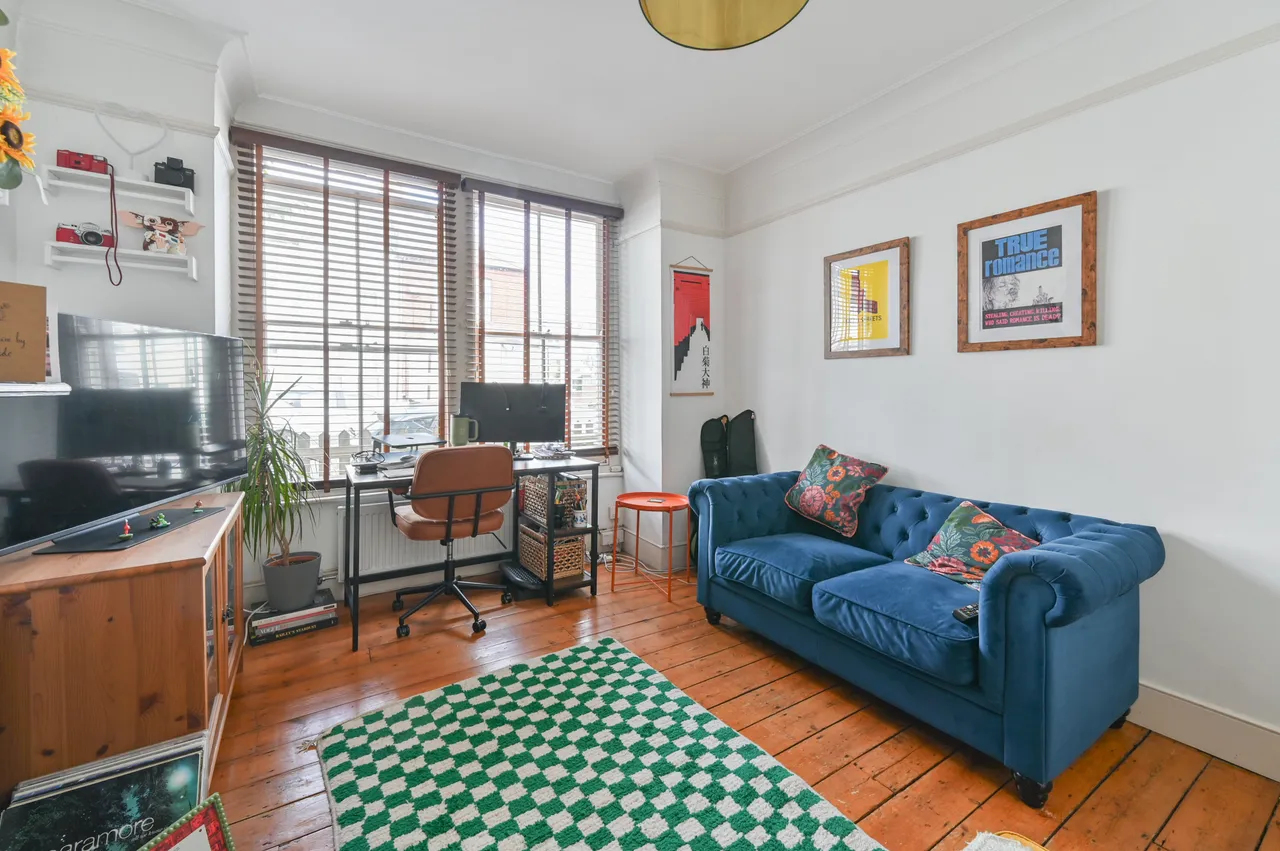 47 Khartoum Road, London, photo 3