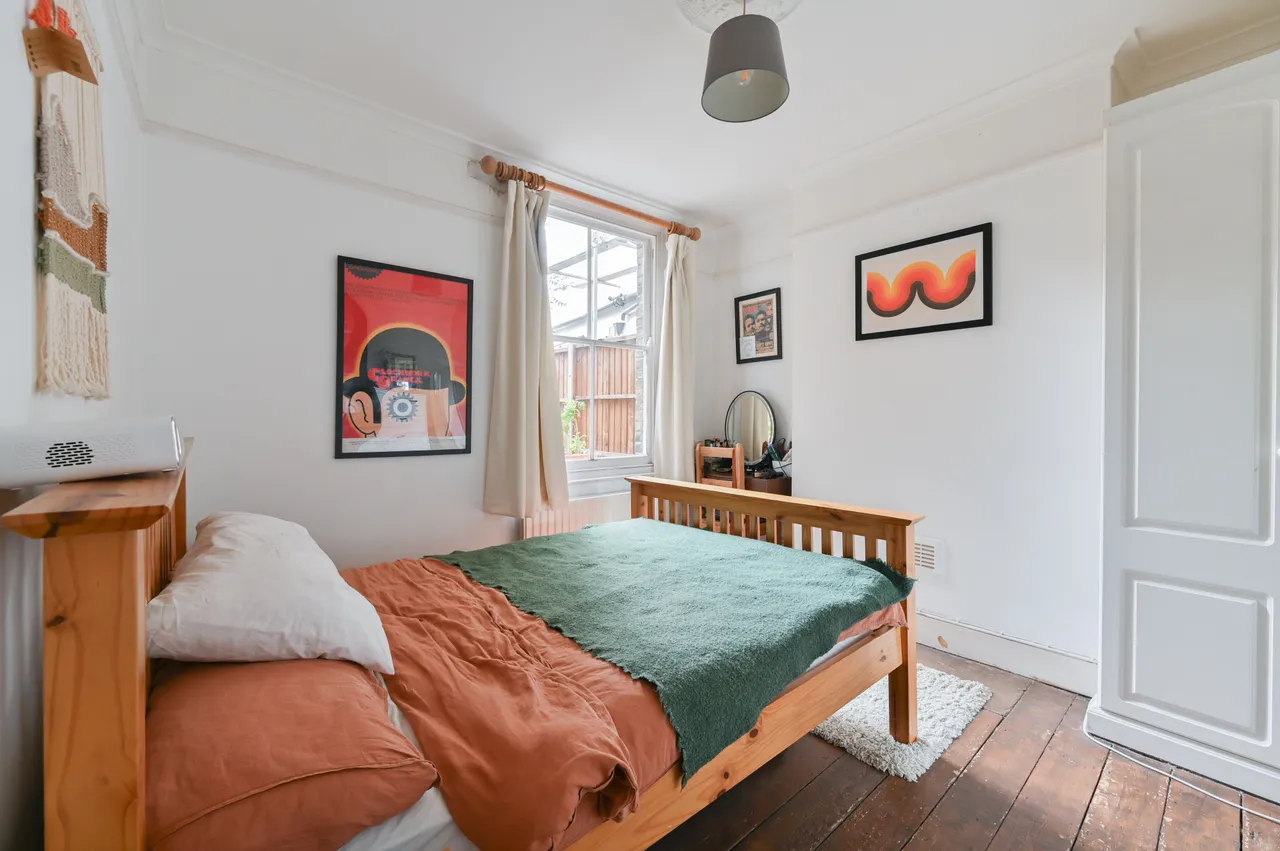 47 Khartoum Road, London, photo 4