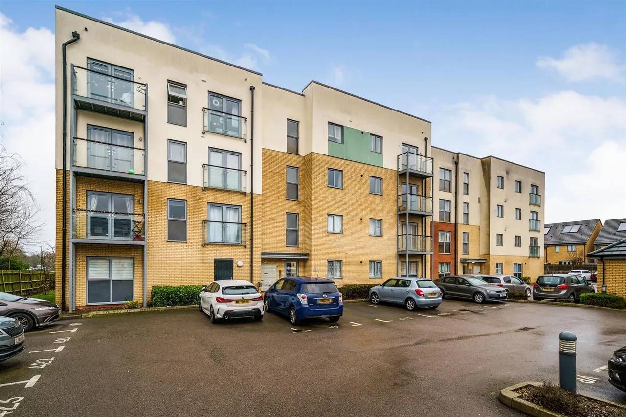 2 bed flat to rent — Drury Lane, STEVENAGE