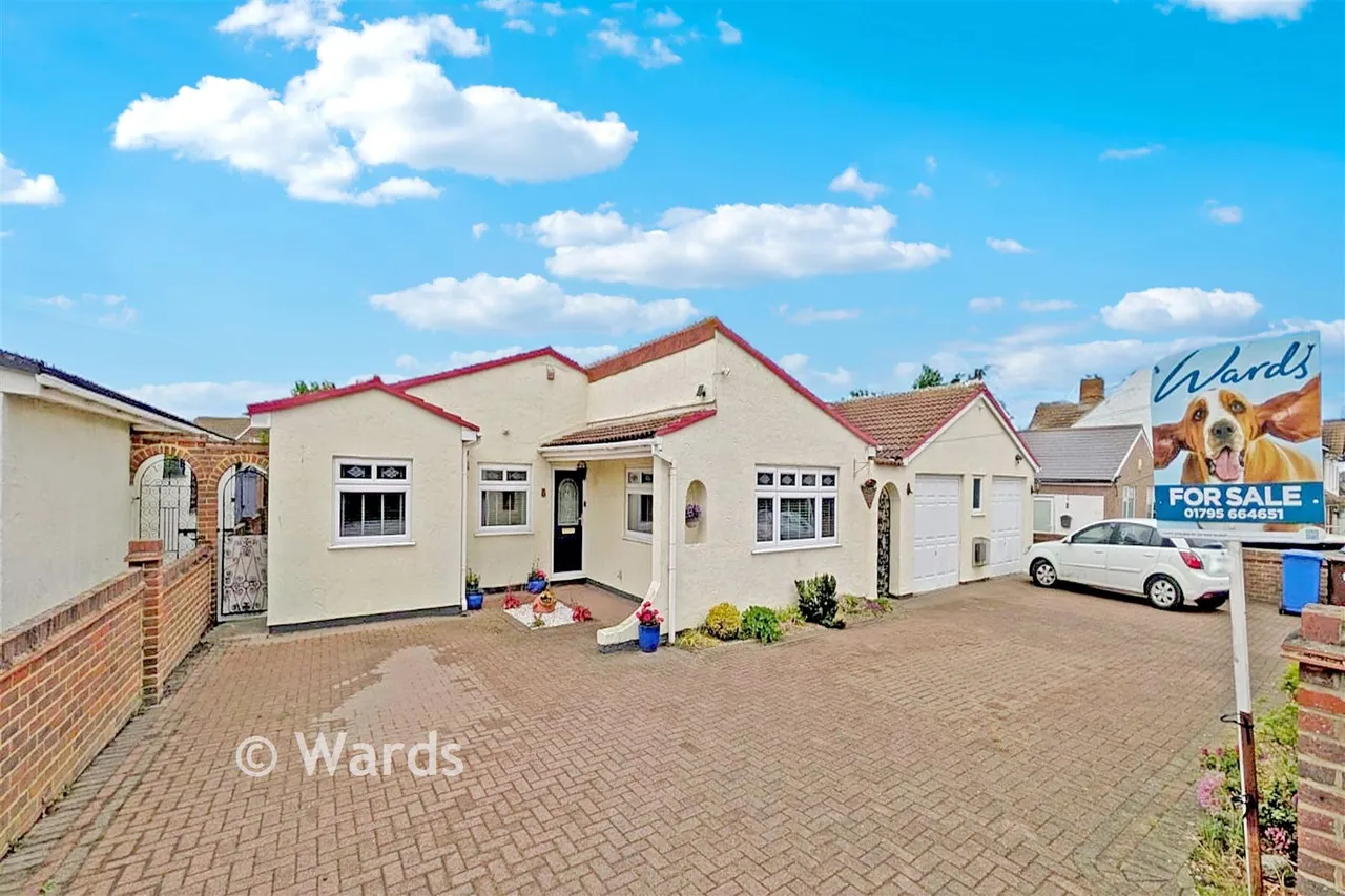 4 bed house for sale, Barton Hill Drive, Minster On Sea, ME12