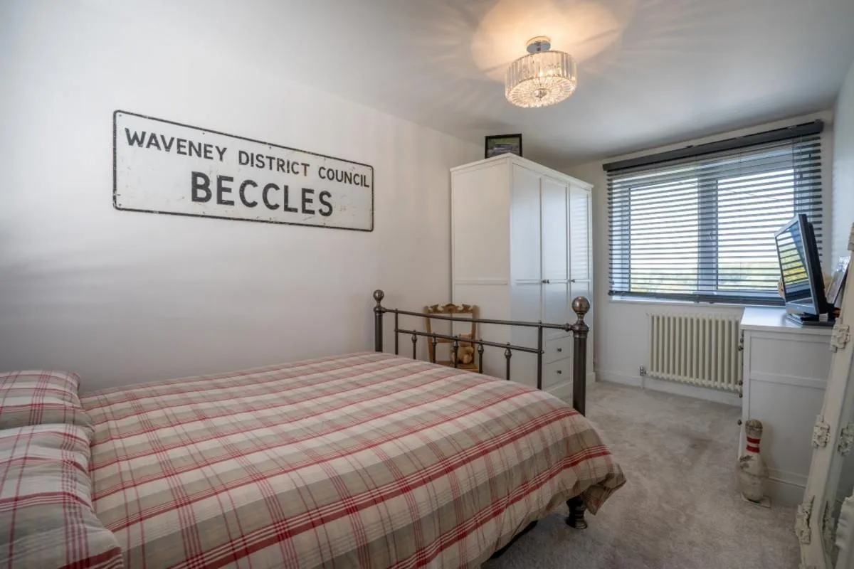 Cliff Cottages, Beccles, photo 16