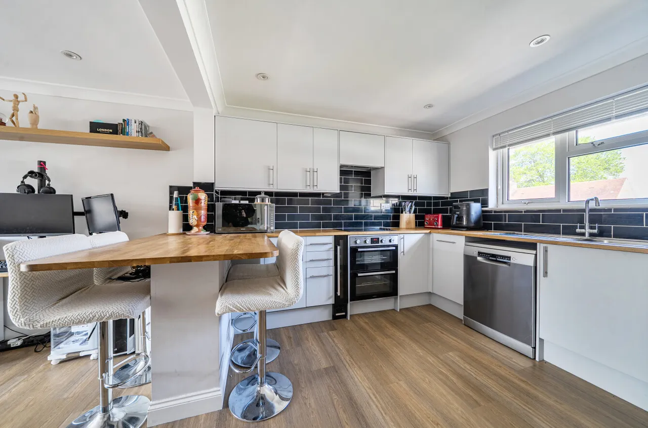 Ashburton Close, Alresford, SO24, photo 2