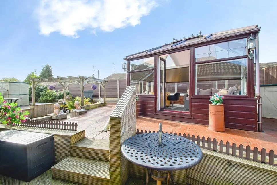 Cornwall Drive, Bury, BL9, photo 12