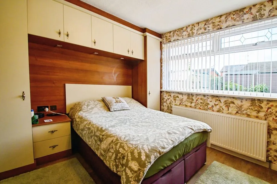 Cornwall Drive, Bury, BL9, photo 6