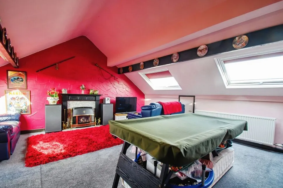 Cornwall Drive, Bury, BL9, photo 10