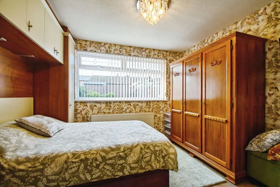 Cornwall Drive, Bury, BL9, photo 7