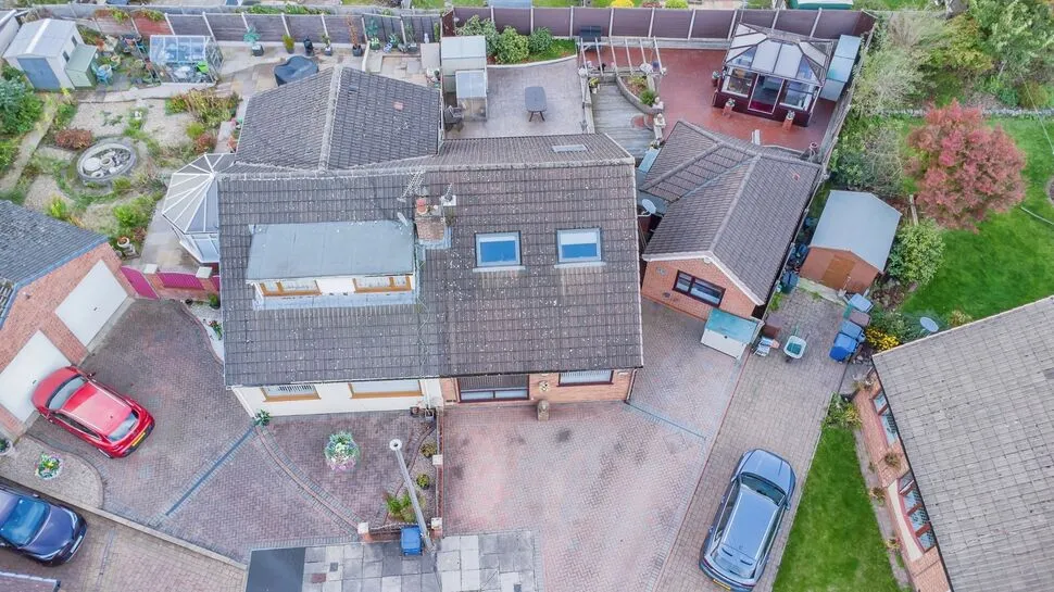 Cornwall Drive, Bury, BL9, photo 22