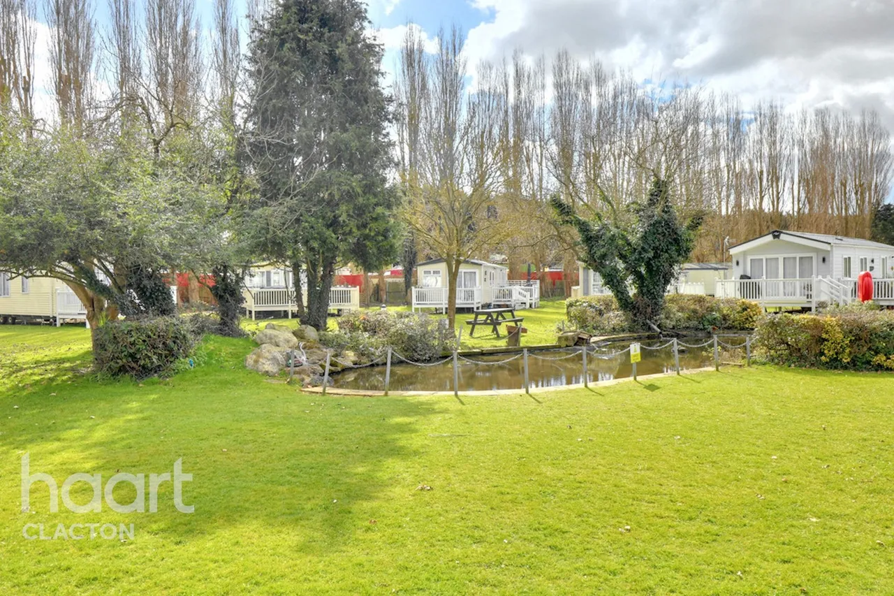 Clacton Road, Clacton-On-Sea, CO16, photo 13