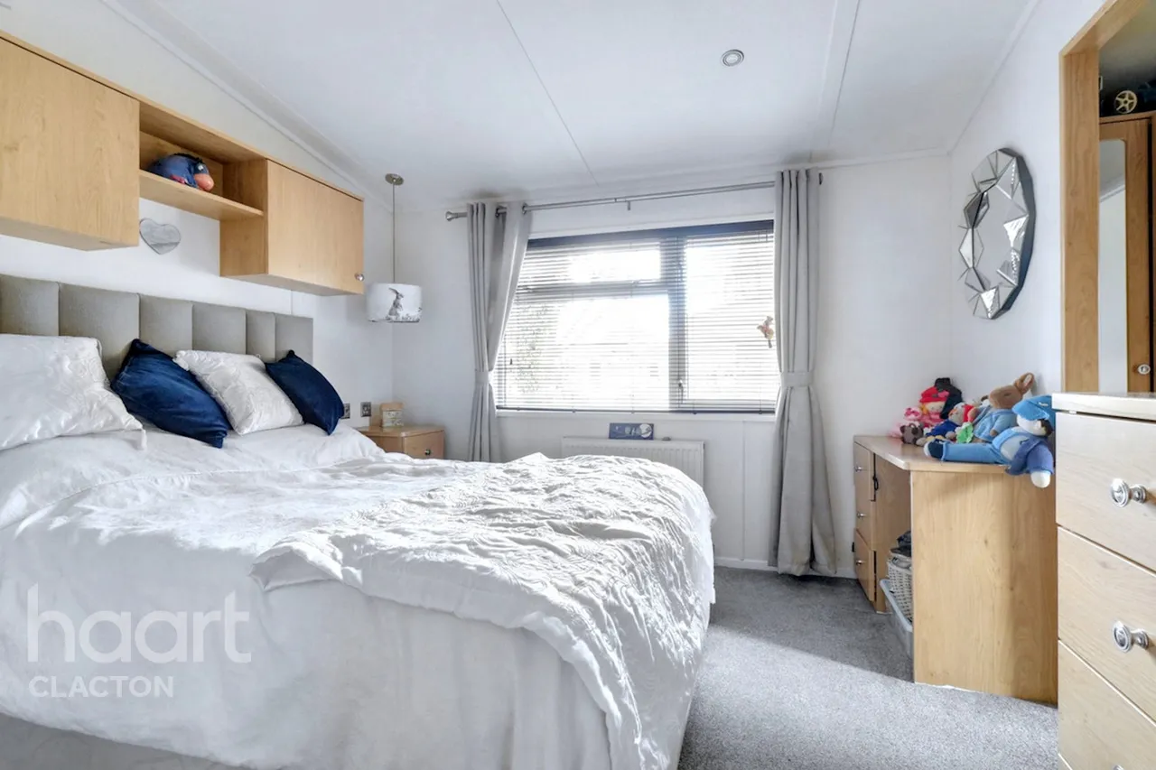 Clacton Road, Clacton-On-Sea, CO16, photo 9