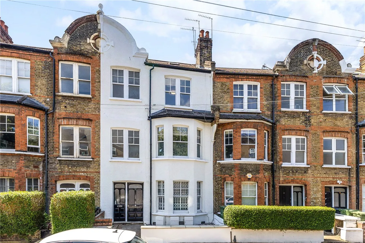 4 bed flat for sale, Aristotle Road, London, SW4