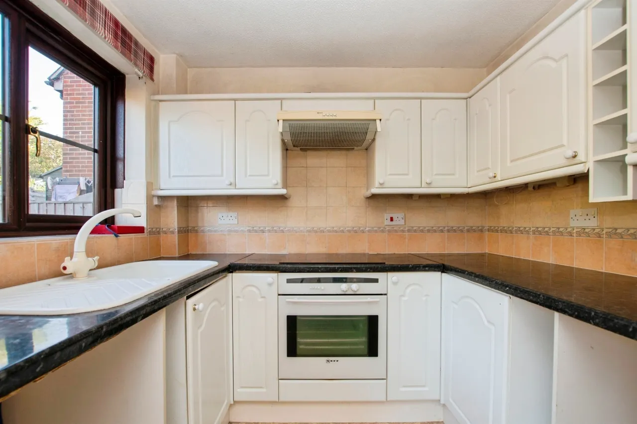 Field View, Enford, SN9, photo 5