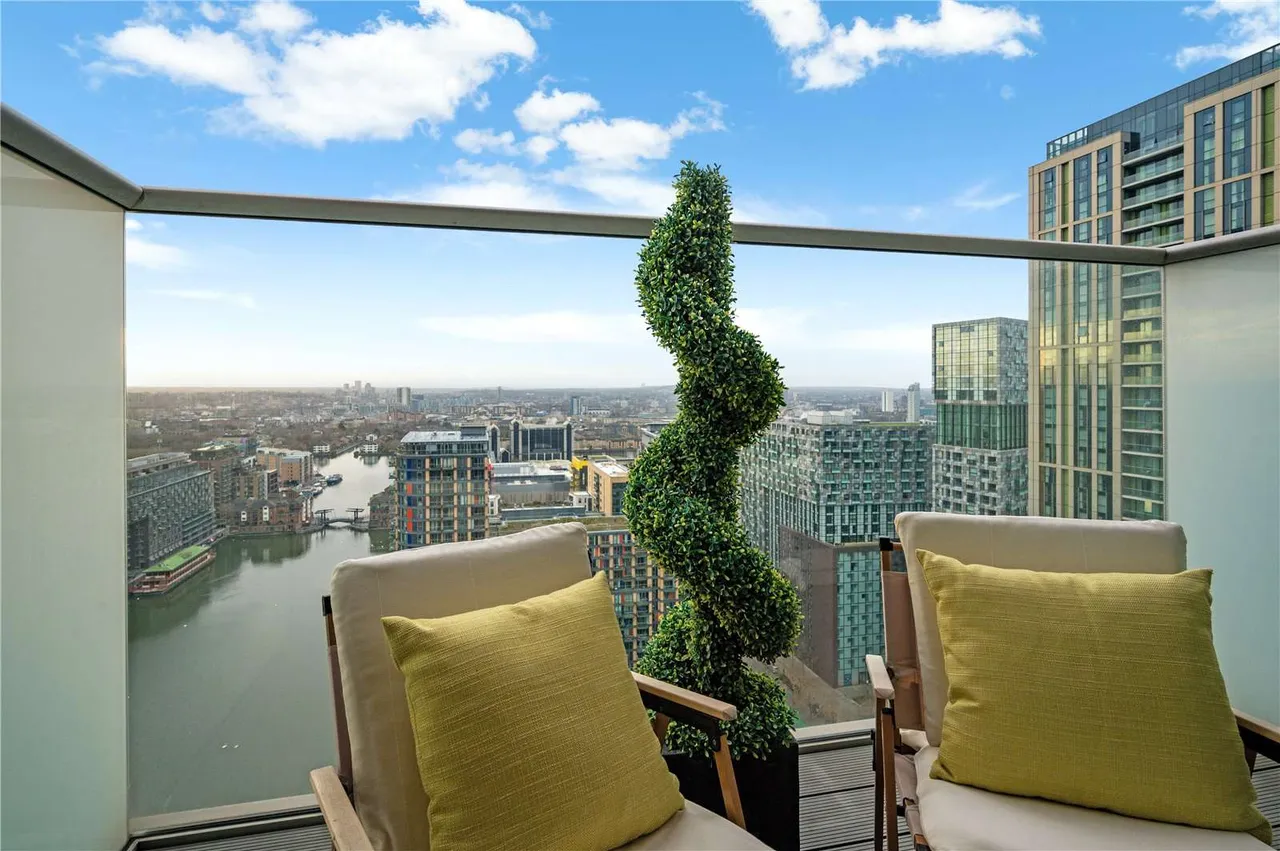 Pan Peninsula Square, Canary Wharf, E14, photo 3