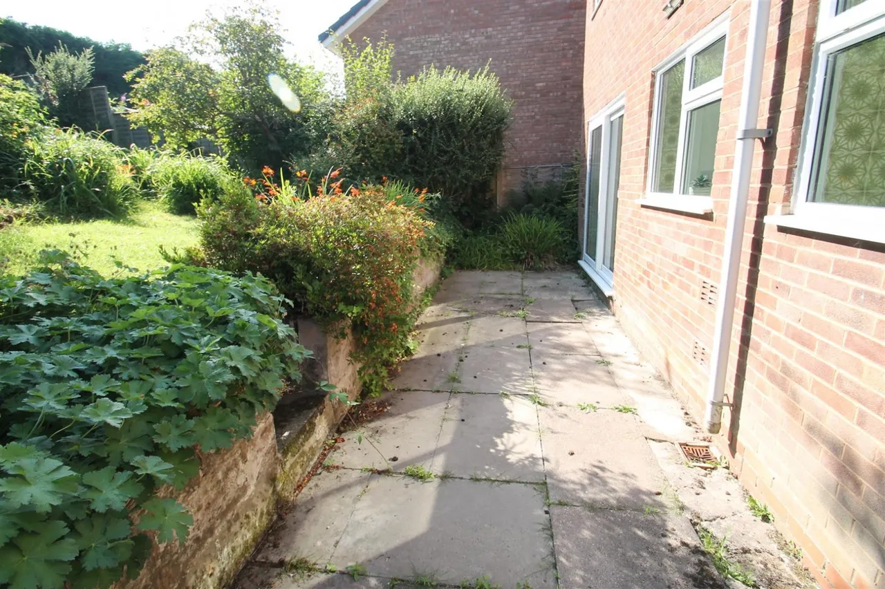 Quantock Close, Halesowen, photo 16