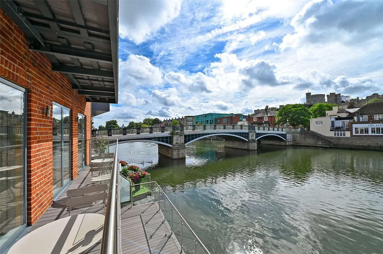 High Street, Eton, Windsor, Berkshire, SL4 6BT, photo 5