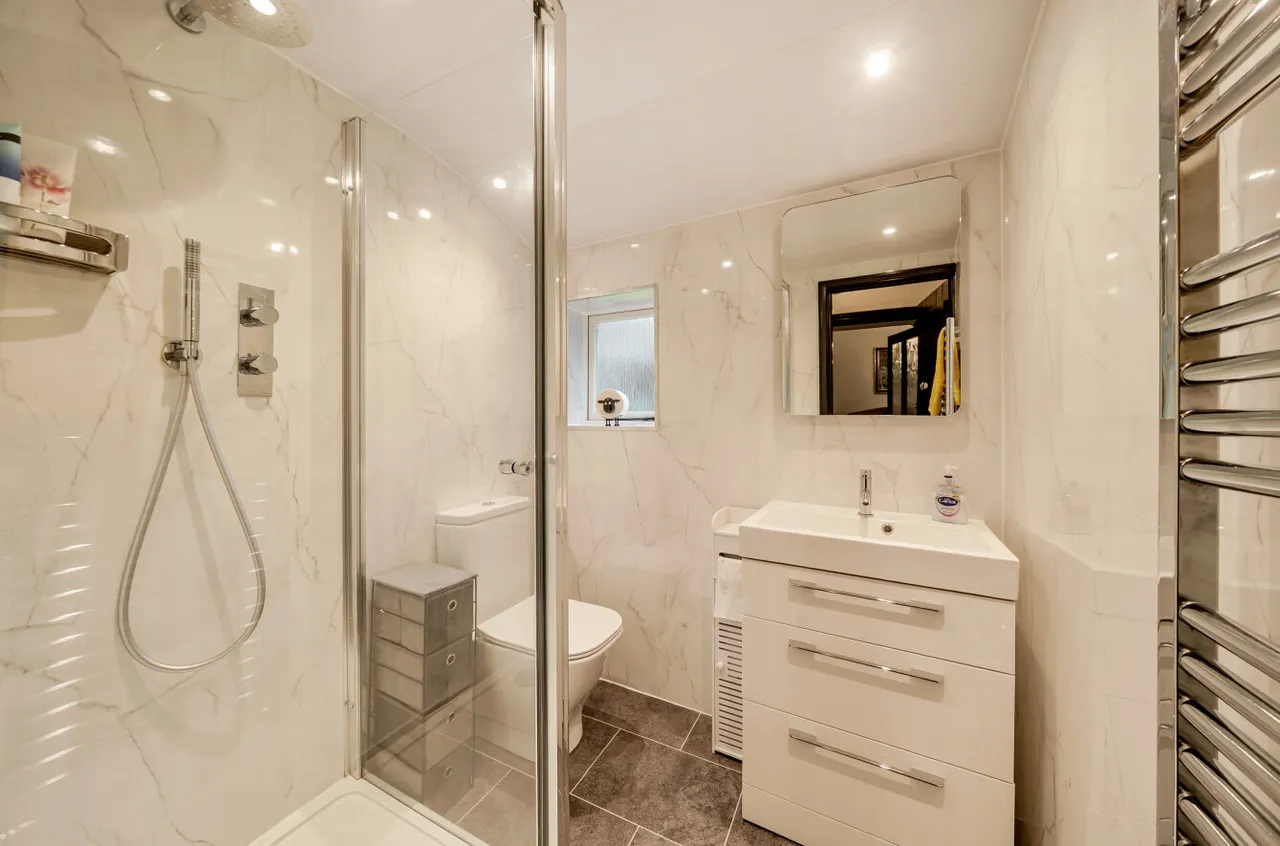 Brook View, Carleton, BD23, photo 19