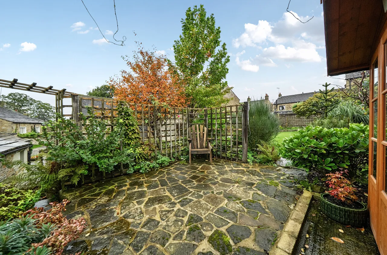 Brook View, Carleton, BD23, photo 26