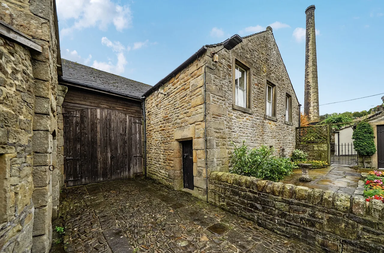Brook View, Carleton, BD23, photo 27