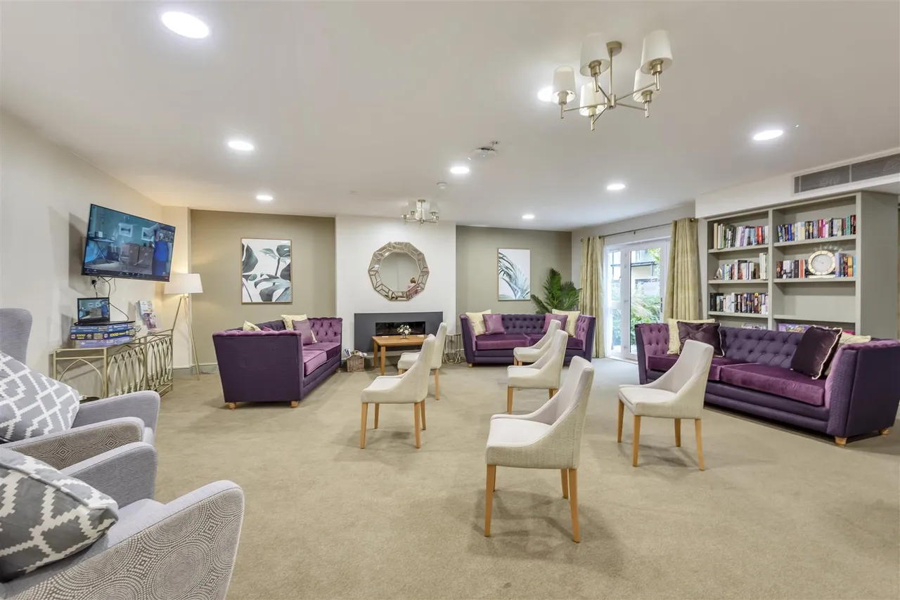 Hamilton Road, Sarisbury Green, photo 11