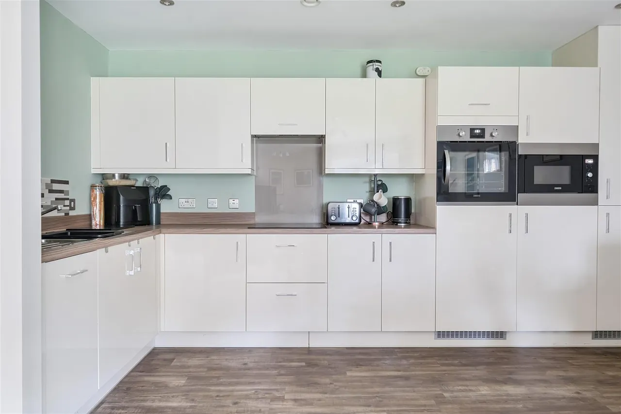 Hamilton Road, Sarisbury Green, photo 6