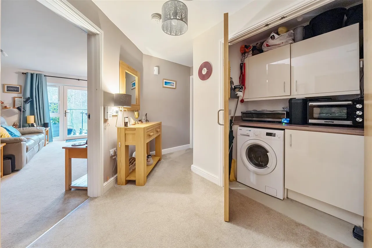 Hamilton Road, Sarisbury Green, photo 7