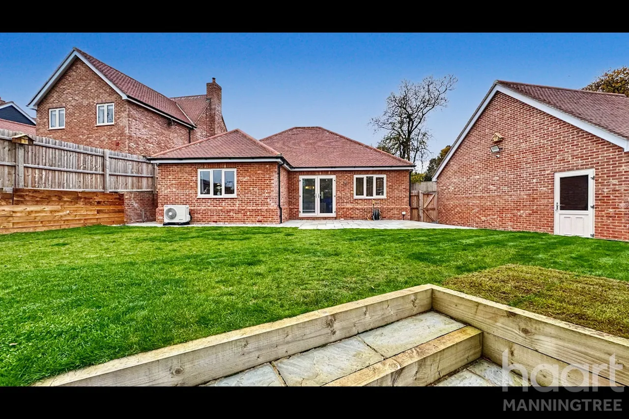 Bailey Gardens, Brantham, CO11, photo 4