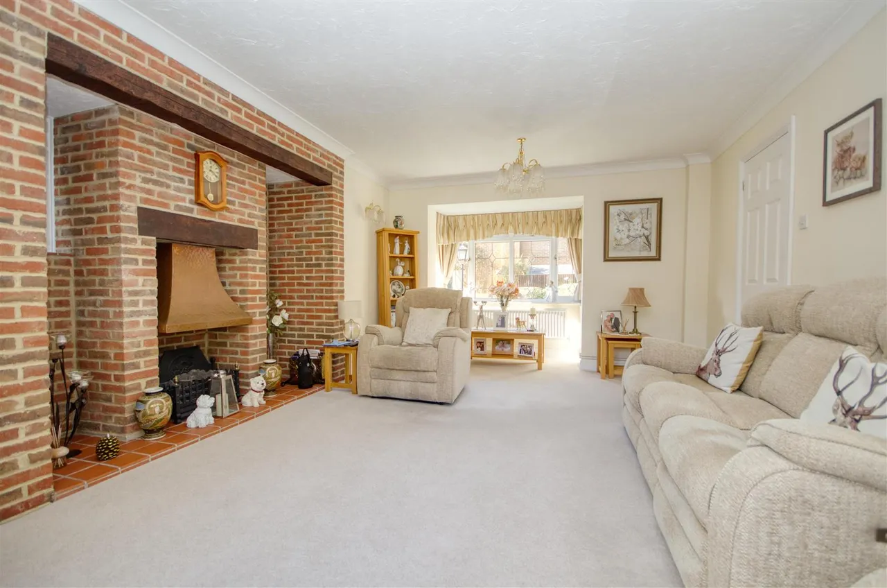 Holly Gardens, West End, Southampton, SO30 3RW, photo 3