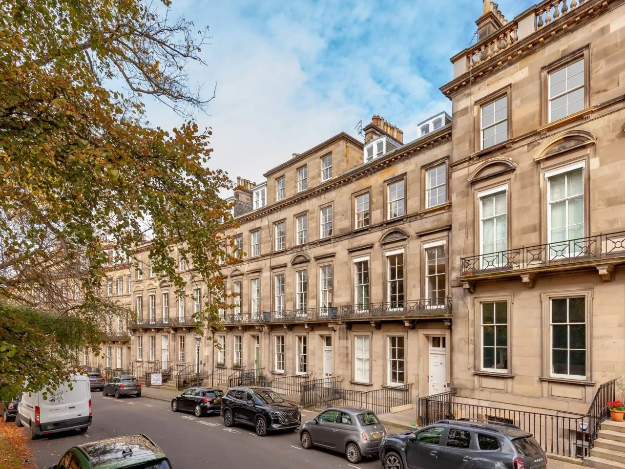 2 bed flat to rent, Clarendon Crescent, West End, EH4