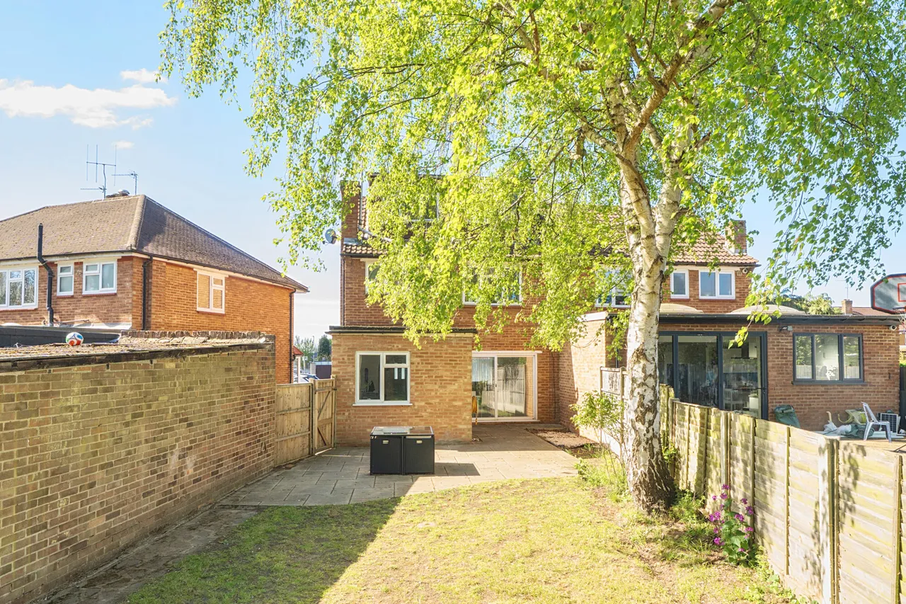 Edinburgh Drive, Ickenham, UB10, photo 11