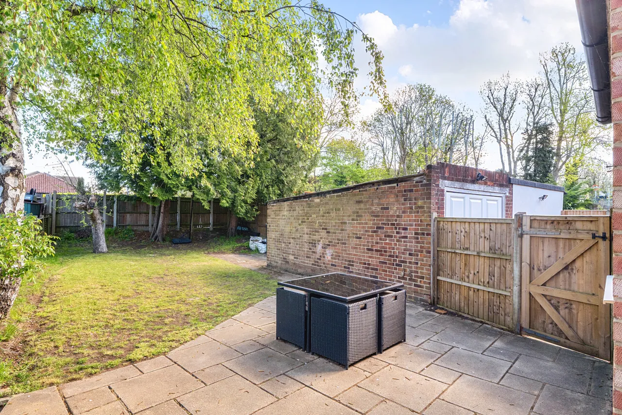 Edinburgh Drive, Ickenham, UB10, photo 10