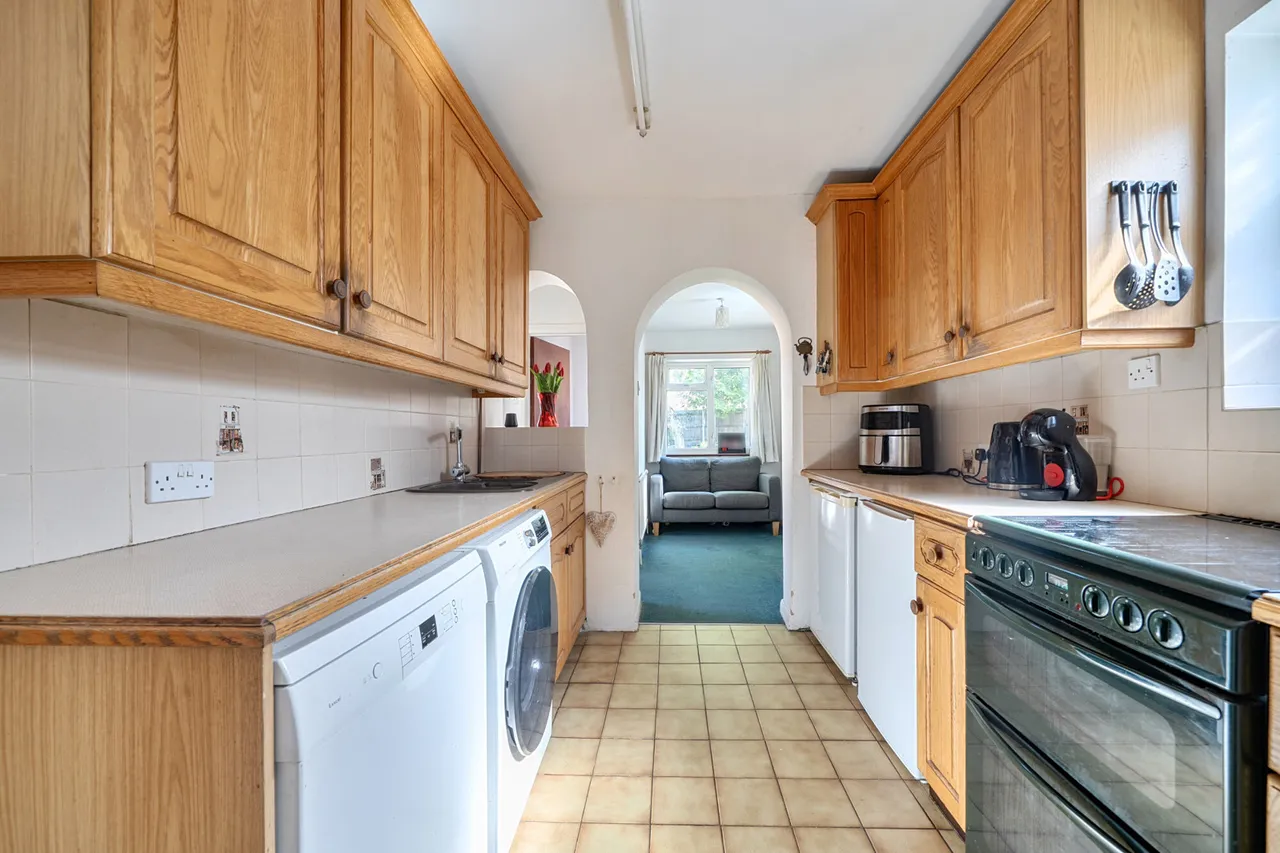 Edinburgh Drive, Ickenham, UB10, photo 5