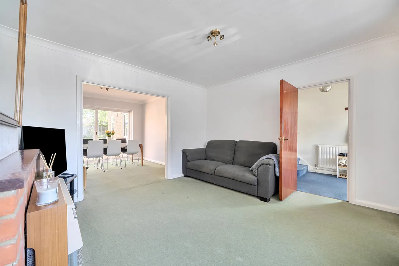 Edinburgh Drive, Ickenham, UB10, photo 3