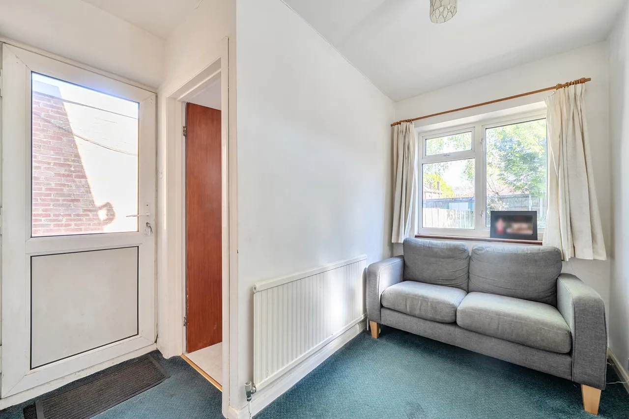 Edinburgh Drive, Ickenham, UB10, photo 20