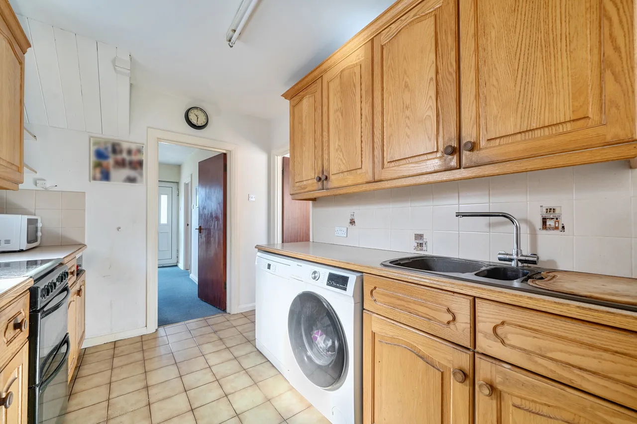 Edinburgh Drive, Ickenham, UB10, photo 21