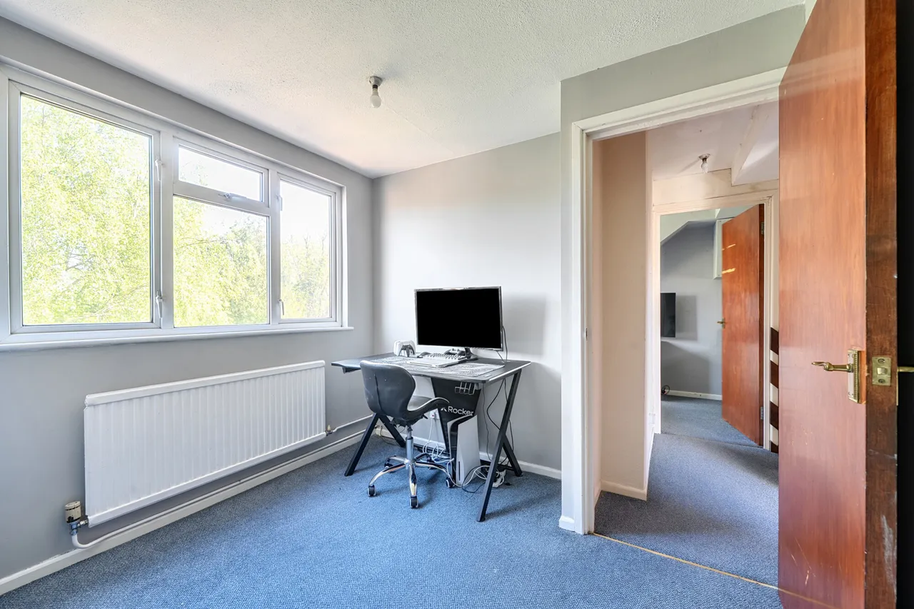 Edinburgh Drive, Ickenham, UB10, photo 13