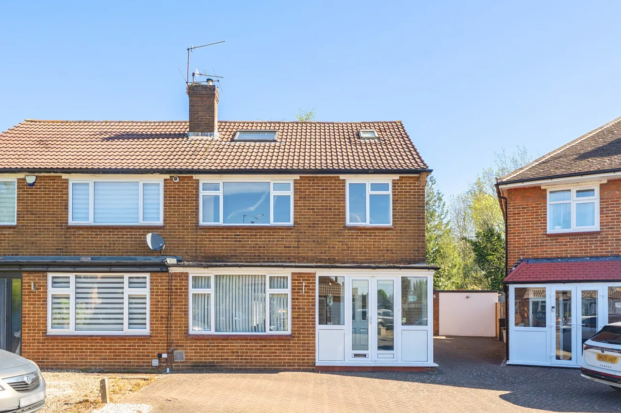 4 bed house for sale, Edinburgh Drive, Ickenham, UB10