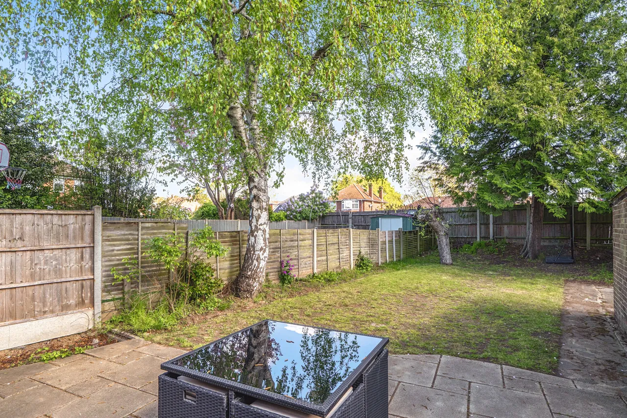 Edinburgh Drive, Ickenham, UB10, photo 12