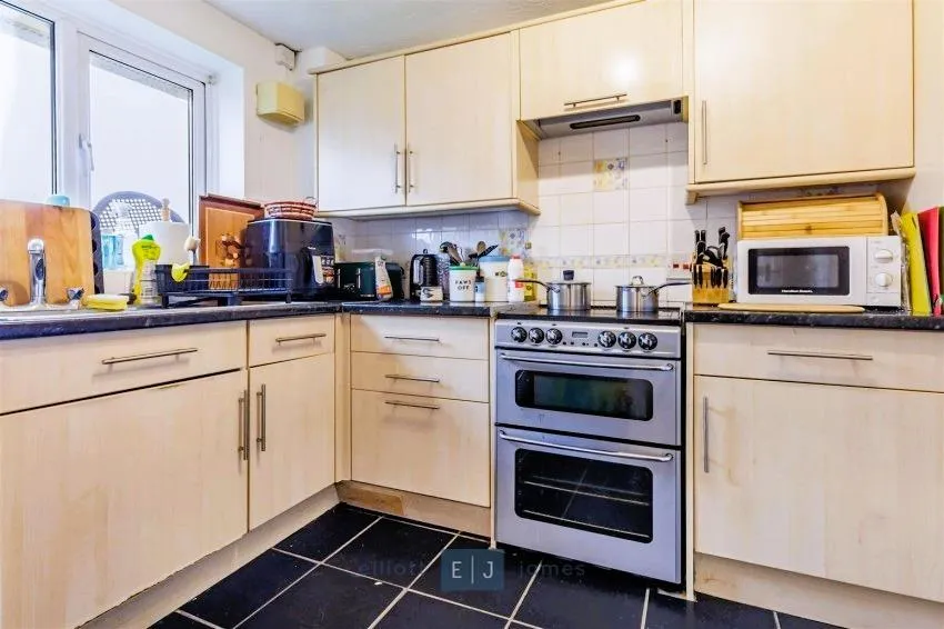 Weald Hall Lane, Thornwood, CM16, photo 3