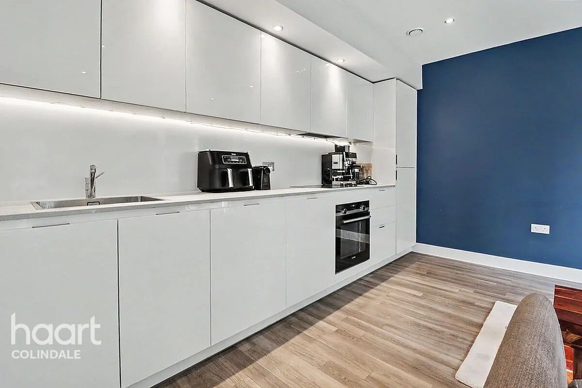 Lismore Boulevard, NW9, photo 2