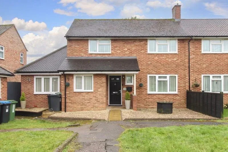 2 bed flat for sale — Adeyfield Gardens, Hemel Hempstead, Hertfordshire, HP2 5JY